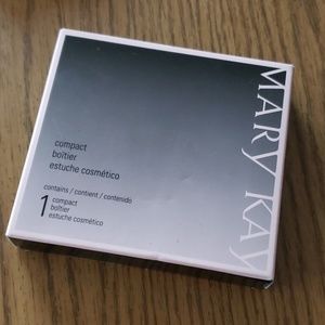 Mary kay compact